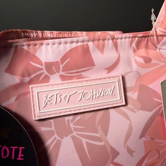 Betsy Johnson Top Handle Lunch Tote. NWT - Picture 8 of 10